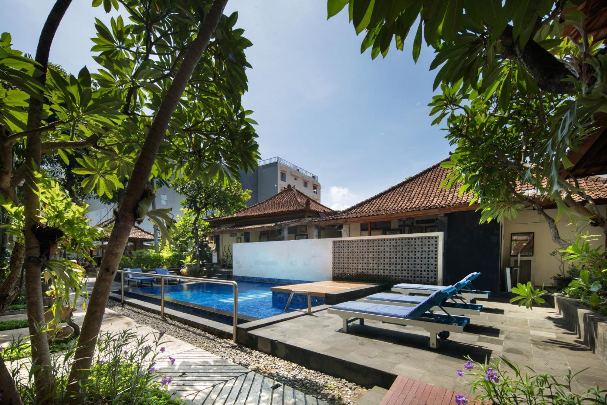 Legian Village Beach Resort - Chse Certified Екстер'єр фото