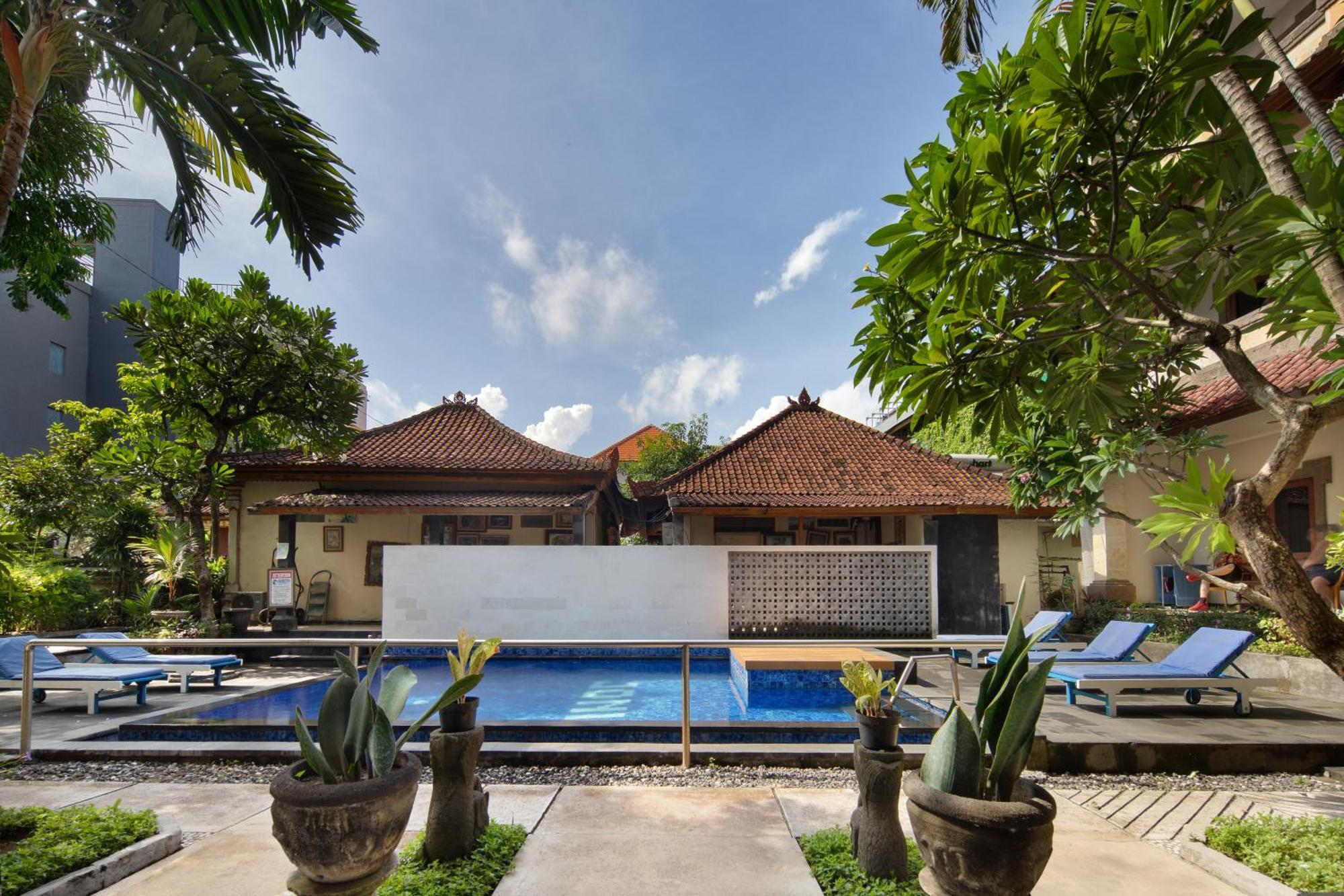 Legian Village Beach Resort - Chse Certified Екстер'єр фото